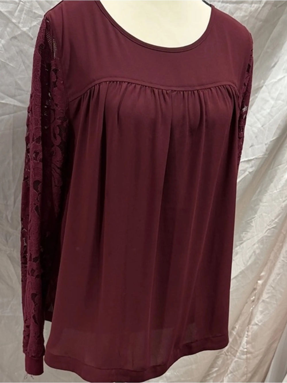 Women’s Lace Sleeve Round Neck Top - Wine